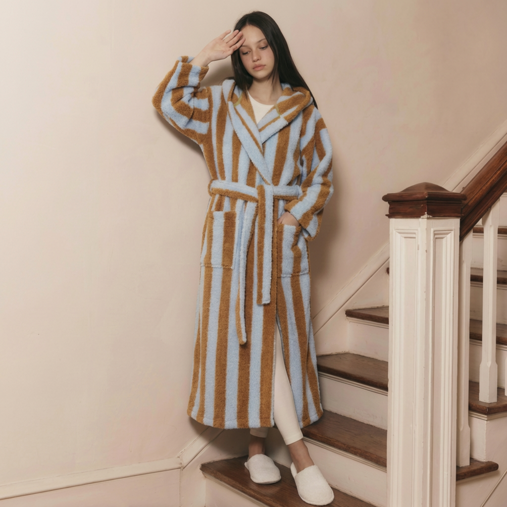 The Cloud Cocoon: Hooded bathrobe