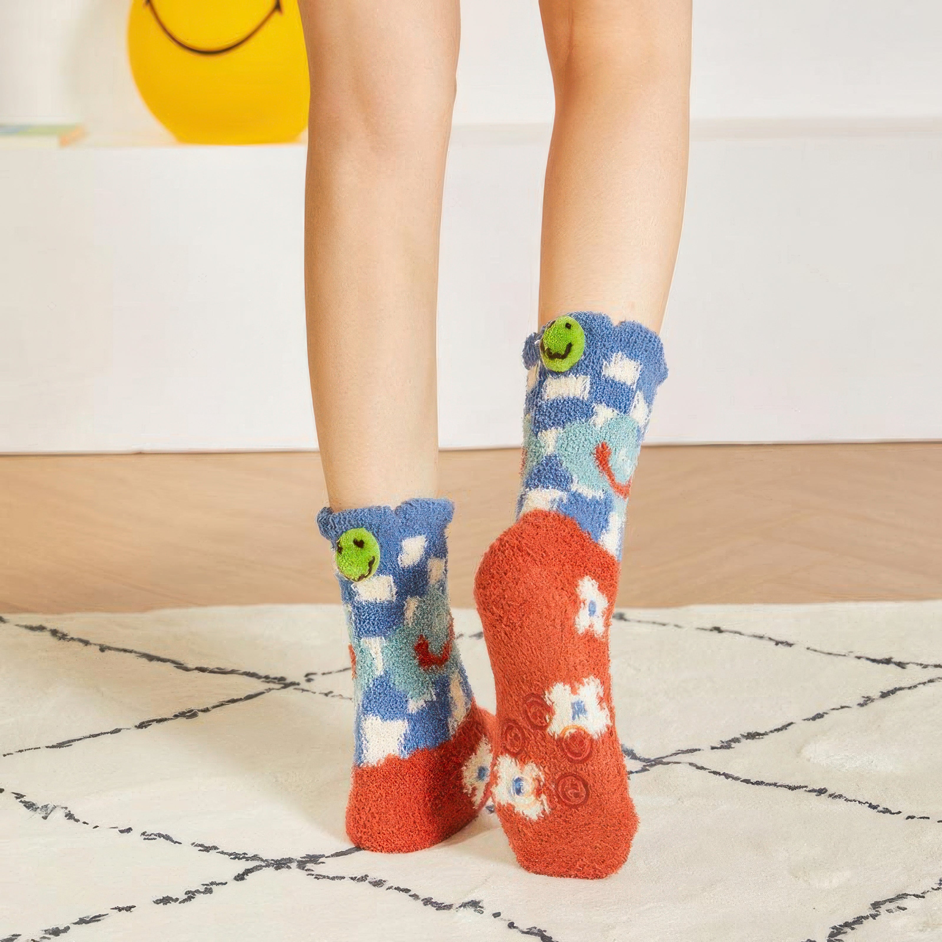 Coral fleece socks - Smiley face